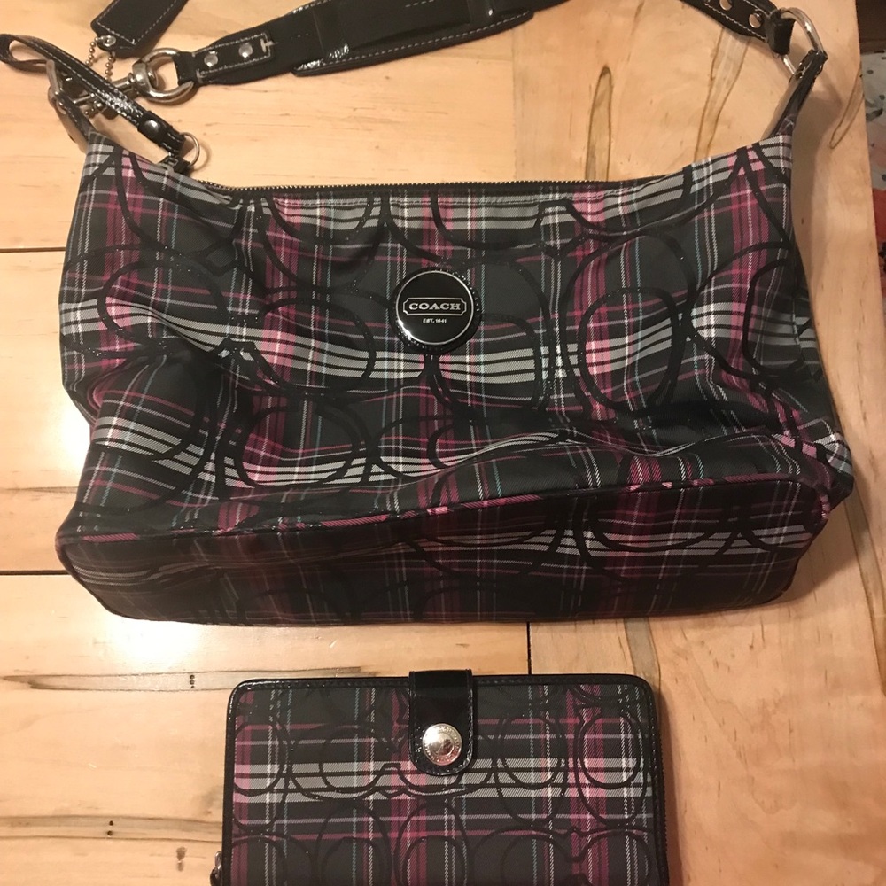 Coach Shoulder Purse w/ wallet